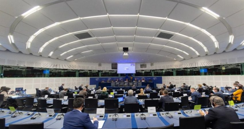 Kosova në Parlamentin Evropian kërkon heqjen e vizave 