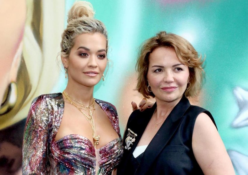 'E mrekullueshme brenda dhe jashtë', Rita Ora i dedikon fjalët prekëse nënës së saj