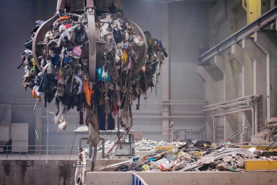 Inceneratorët, 4 herë më shtrenjtë se ndarja në burim e mbeturinave