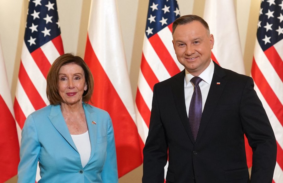 Kryetarja e Dhomës së Përfaqësuesve të SHBA-së takohet me Presidentin polak