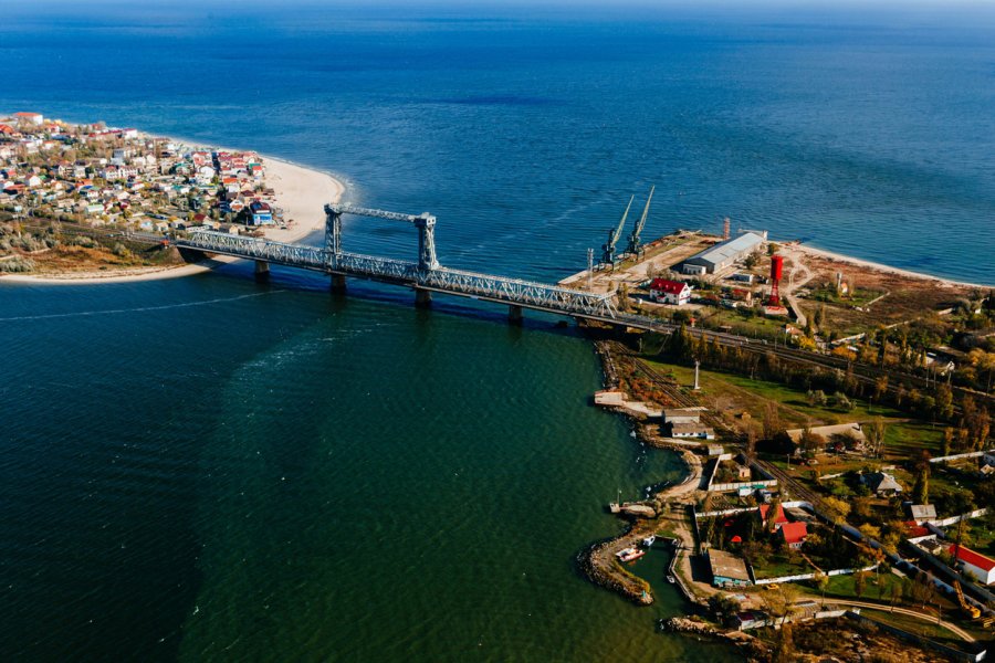 Raketa ruse godet urën strategjike në Odesa