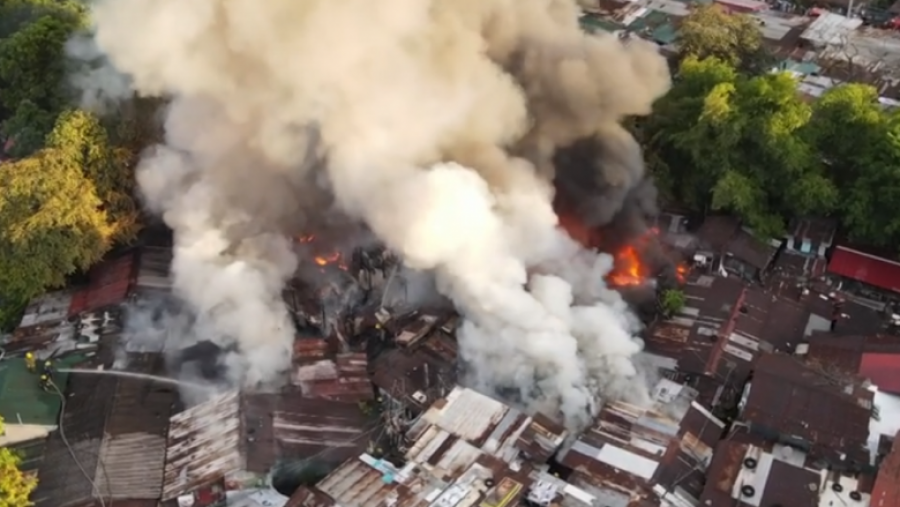Filipine/ Tetë persona humbin jetën si pasojë e një zjarri, mes tyre edhe fëmijë