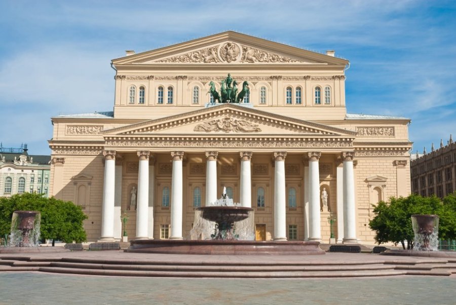 Teatri Bolshoi i Rusisë anulon shfaqjet e regjisorëve që kritikuan luftën në Ukrainë
