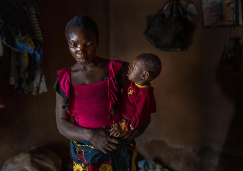 Për vejushat në Afrikë, COVID-19 grabiti burrat, shtëpitë, të ardhmen