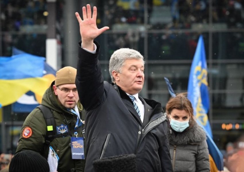 Ish-presidenti ukrainas Poroshenko: Parada dëshmi se Putin është plotësisht i marrë