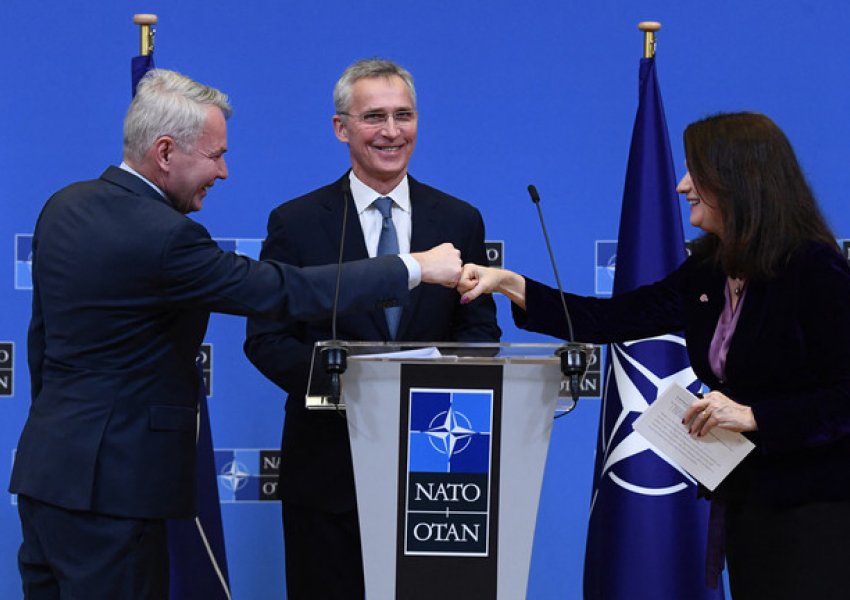 ‘Anëtarësimi në NATO këtë muaj’/ Finlanda dhe Suedia gati për kërkesën zyrtare   