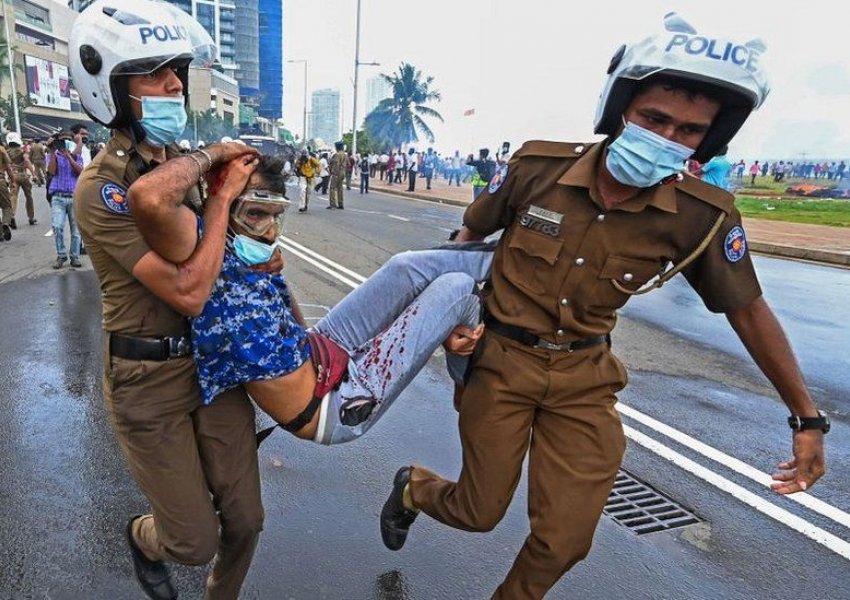 Pse po digjen vilat e pushtetarëve në Sri Lanka dhe po vlon zemërimi?