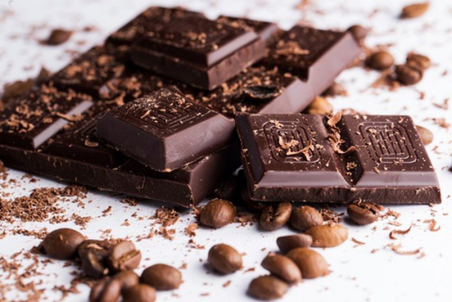 Disa përfitime që vijnë nga konsumi i çokollatës së zezë