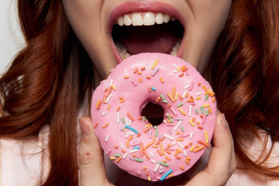 Si të humbni peshë pa hequr dorë nga ëmbëlsirat?