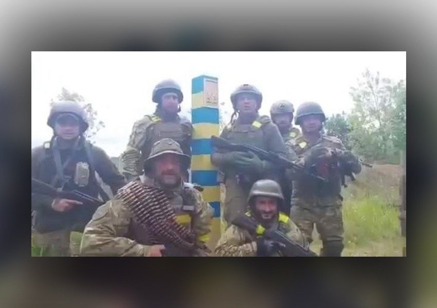 Një moment simbolik/ Trupat ukrainase mbërrijnë në kufirin rus