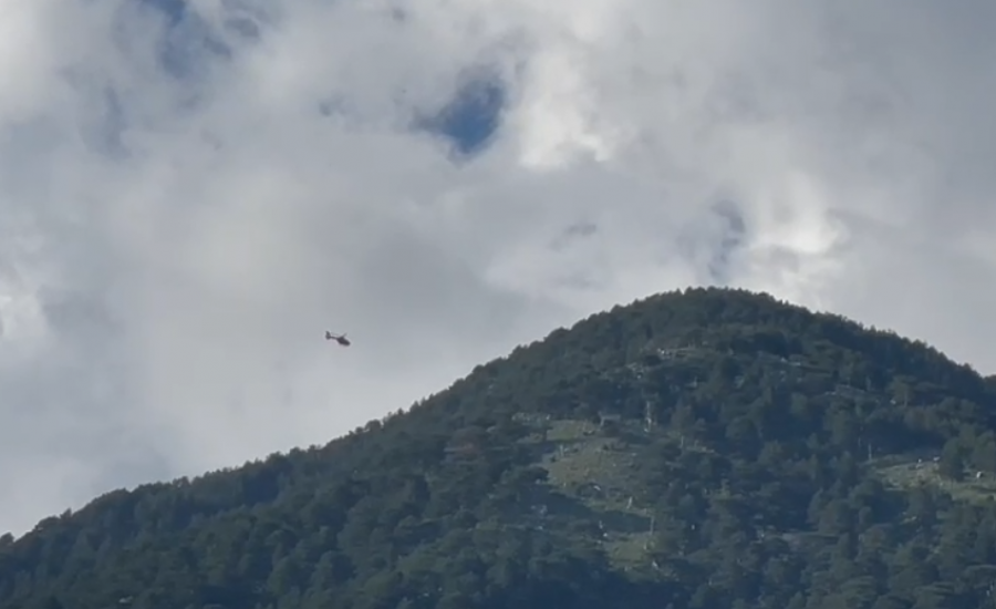 Hidhet me parashutë në Llogara, turisti holandez përplaset me pemën dhe thyen këmbën