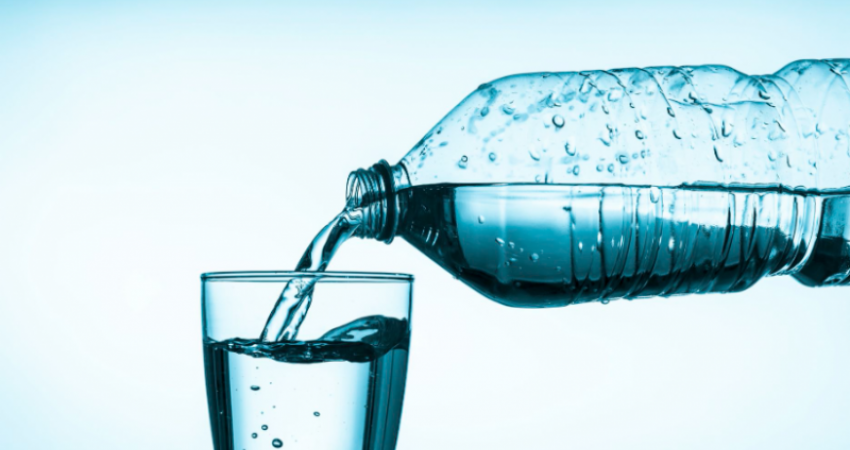 Zbuloni, uji i gazuar është i shëndetshëm apo i dëmshëm?