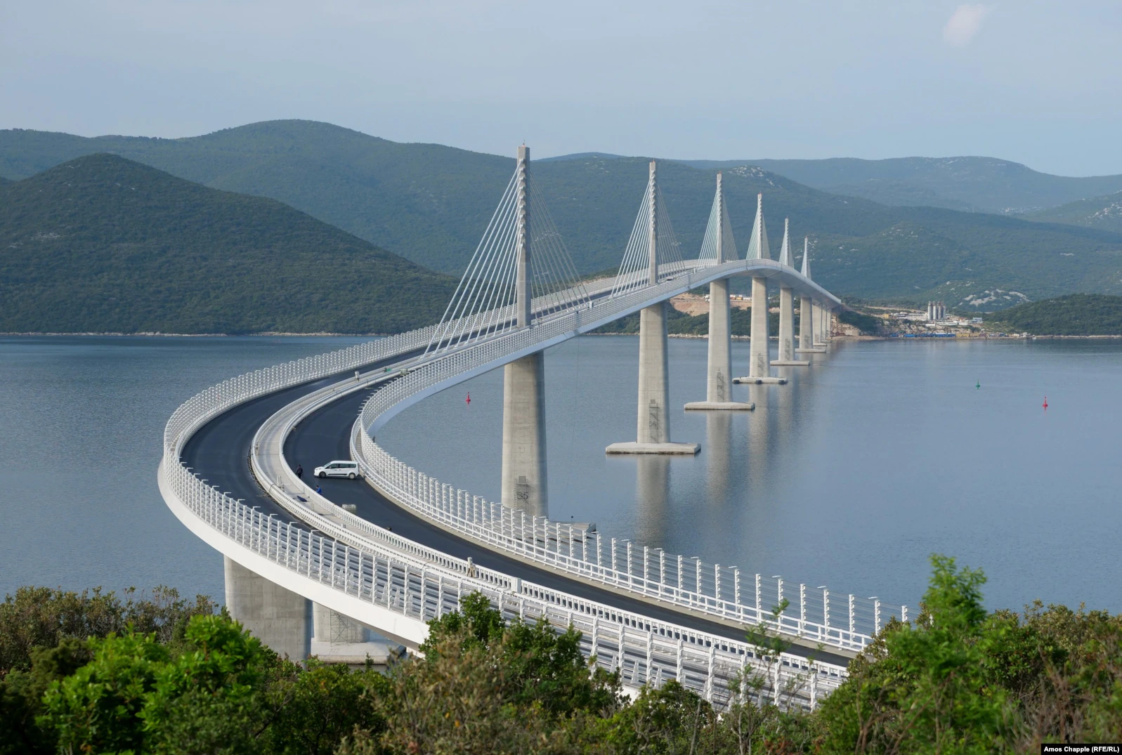 Ura e re e Ballkanit, me strukturë spektakolare 