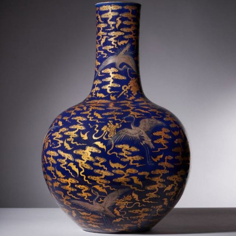 Vazoja e perandorit kinez shitet për 1.8 milion dollarë