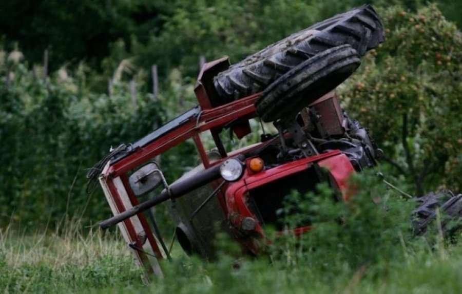 E zë traktori poshtë, humb jetën 45-vjeçari në Berat
