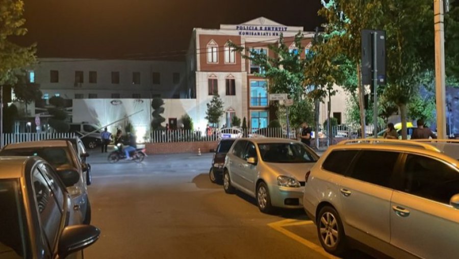 EMRAT/ Polici plagos me armë zjarri kolegun brenda Komisariatit Nr.3