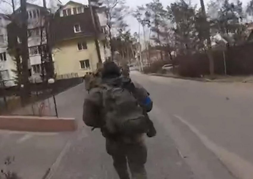 Ish-ushtari amerikan që lufton në Ukrainë tregon për bllokimin në 'shtëpinë e tmerreve' 