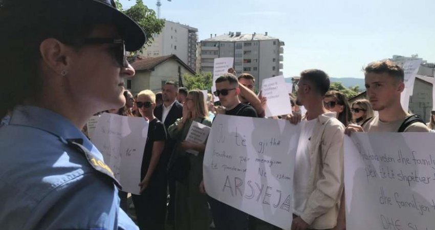 'Heronjtë e pandemisë', paralajmërojnë ikjen nga Kosova