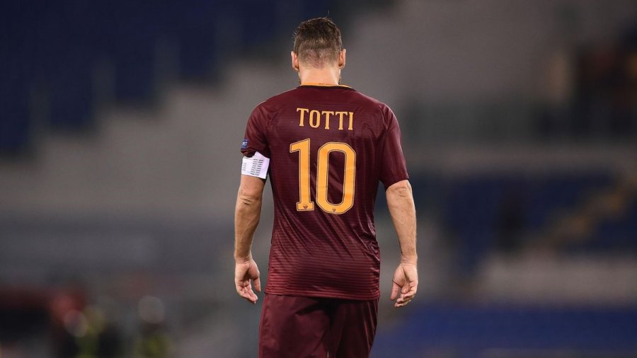 Nga Totti e De Rossi tek ish-presidentja e trofeut të fundit, VIP-at verdhekuq në 'Air Albania'