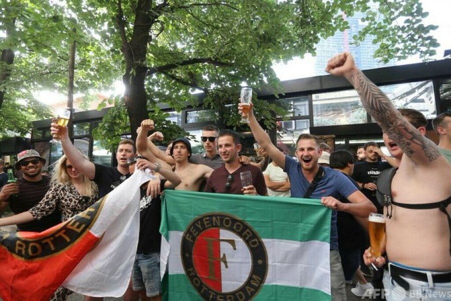 Roma – Feyenoord, dhuna e tifozëve/ Policia u bën apel bizneseve: Mos u jepni alkool