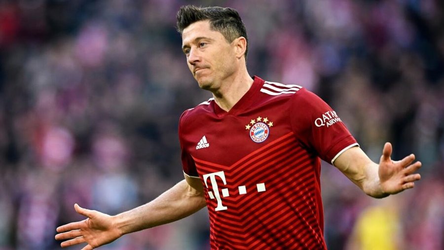 Bayern Munich 'injoron' ofertën e katalanasve për yllin polak