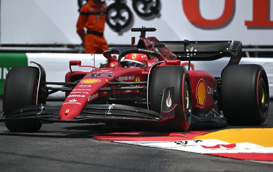 Renditja 'Pole position'/ Në Monaco shkëlqen Ferrari, zhgënjen Hamilton