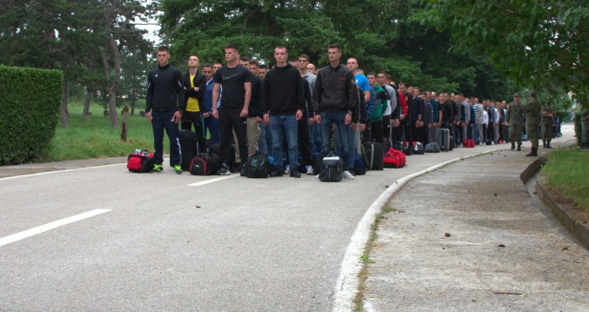 266 rekrut për 9 javë nisën trajnimin bazik për t'u bërë ushtarë të ardhshëm të Kosovës
