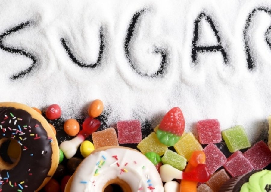 Studim: Konsumimi i sheqerit dhe abuzimi me drogë, dy gjëra shumë të njëjta