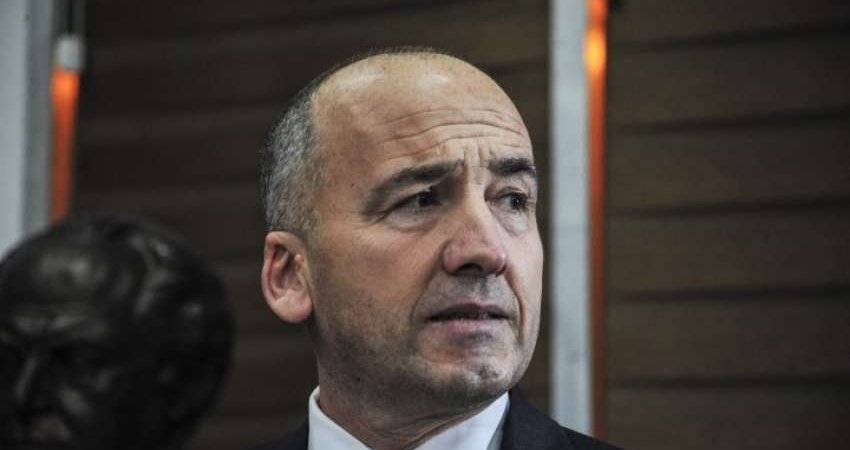 Sulmohet fizikisht Gazmend Muhaxheri, arrestohen dy persona
