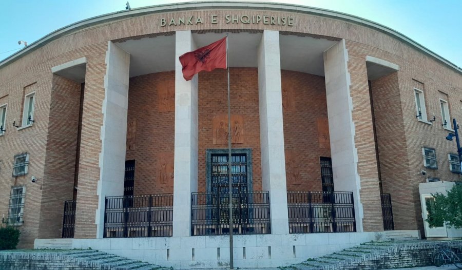 Banka e Shqipërisë pritet të rrisë me 0.25% normën bazë të interesit në mbledhjen e të mërkurës