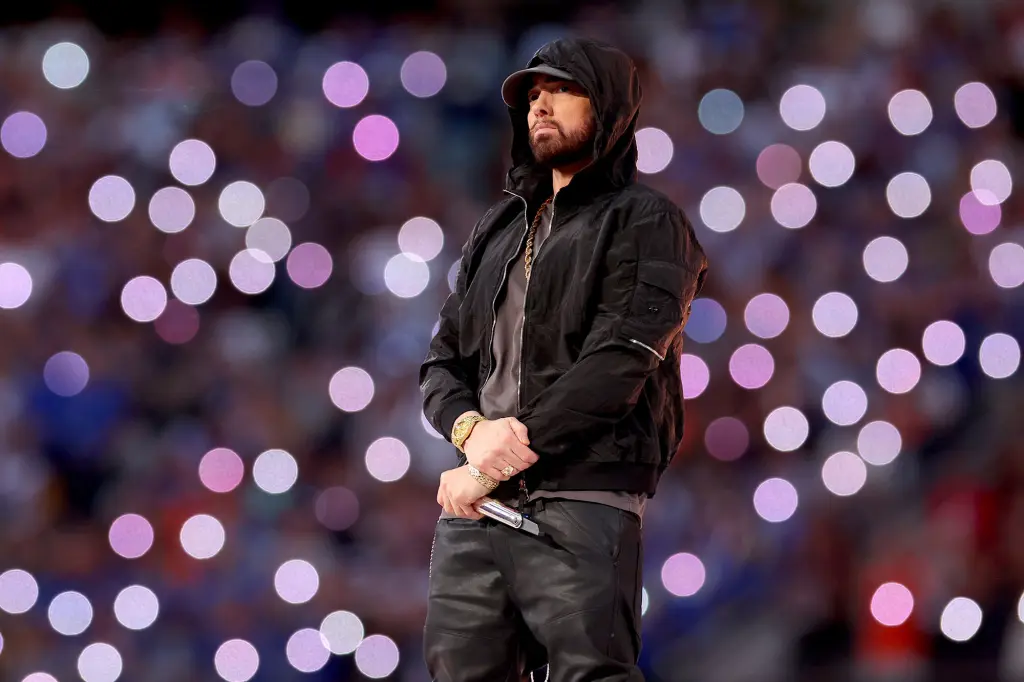 Eminem i kërkon vajzës të 'mbyllë veshët' kur flet për varësinë ndaj drogës