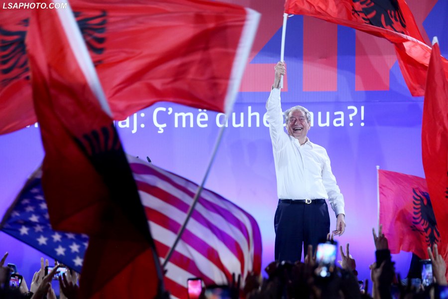 VIDEO/ Berisha: Sot, ora 16:00, është ora e shqiptarëve! Le të bashkohemi të gjithë në protestë!