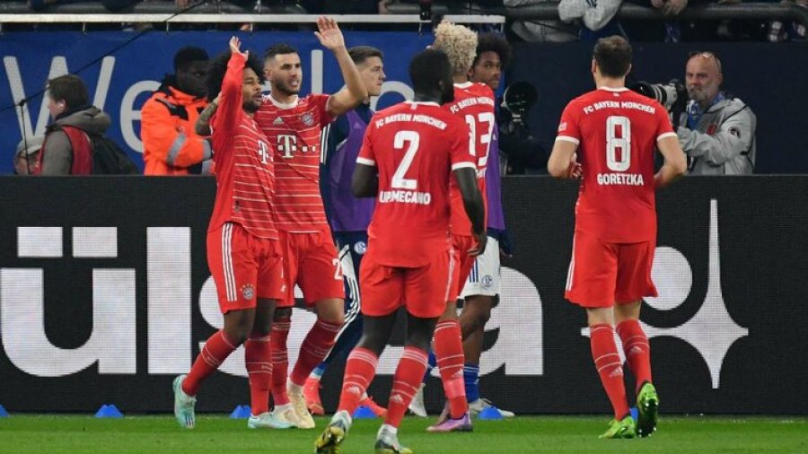 Bayern fiton dhe mbetet lider në Bundesligë