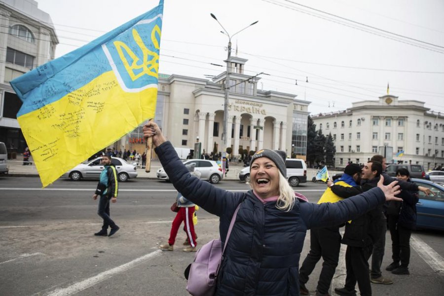 Pas suksesit në Kherson, Ukraina zotohet të vazhdojë dëbimin e ushtrisë ruse