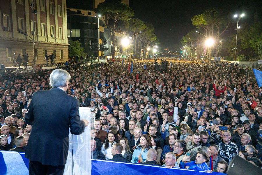 Berisha: Nderim dhe mirënjohje të pakufishme, protestuesve të cunamit shqiptar më të fuqishëm në histori!