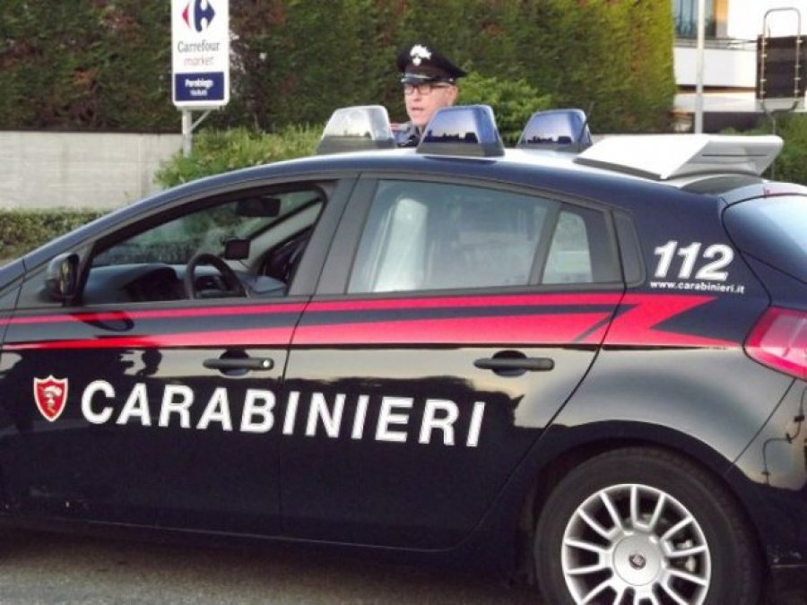 E kishte ndarë kokainën gati në doza për shitje, policia italiane arreston të riun shqiptar
