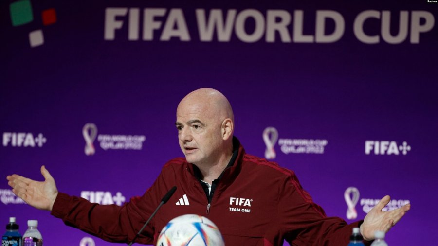 ‘Leksione morali’/ Presidenti i FIFA-s akuzon kritikët e Katarit për hipokrizi