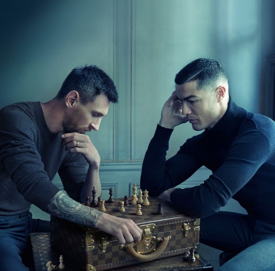 Fotoja që po çmend rrjetin, Mesi dhe Ronaldo shfaqen së bashku duke luajtur shah