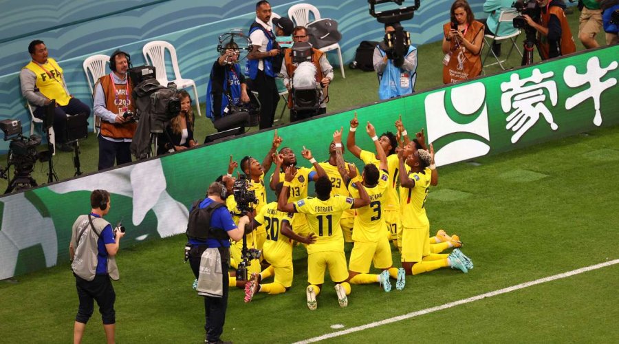 Ekuadori prish festën e të zotëve të shtëpisë, dominim total kundër Katarit në ndeshjen e parë të Botërorit