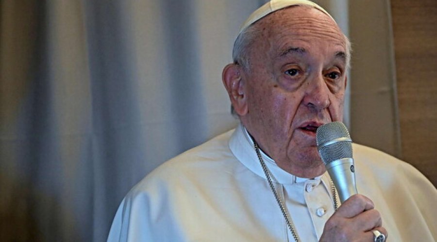 Papa: Kupat e Botës favorizojnë vëllazërinë dhe paqen mes popujve
