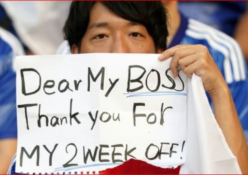 'I dashur shef, faleminderit për dy javë pushim', tifozi japonez bëhet viral me posterin në Kupën e Botës