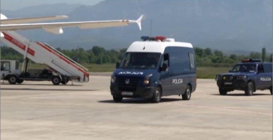 EMRAT/ Ekstradohen nga Italia e Greqia 3 shqiptarë të dënuar për trafik droge e vjedhje me dhunë