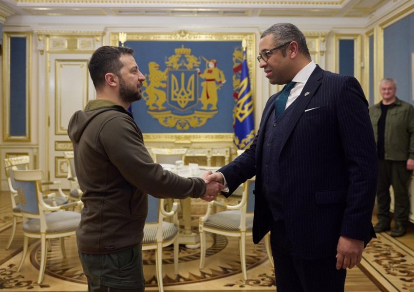 Sekretari i Jashtëm britanik mbërrin në  Kiev, takohet me Zelenskin 