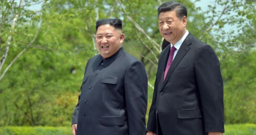 Kina dëshiron të punojë me Korenë e Veriut për paqe dhe stabilitet global, Xi i thotë Kim-it