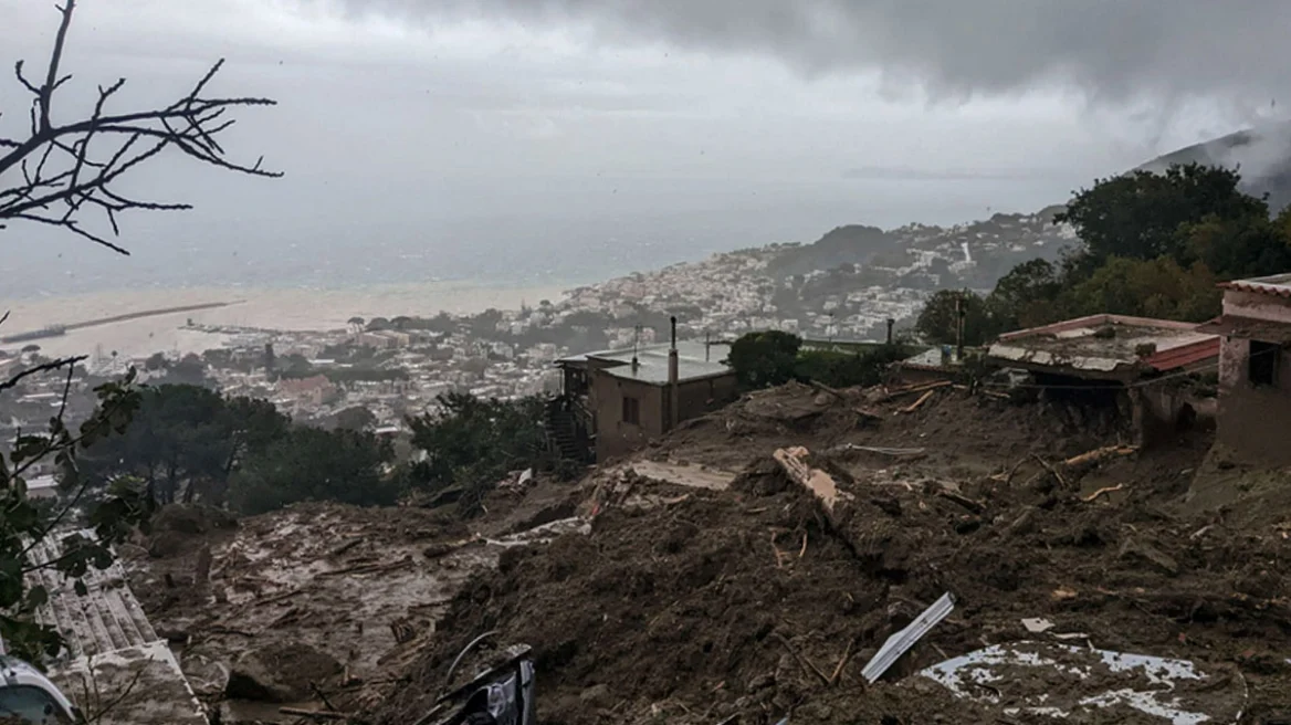 Tragjedi në Itali: Tetë të vdekur nga rrëshqitja e dheut 