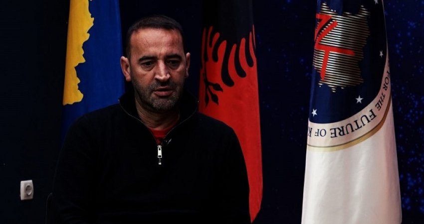 Daut Haradinaj rrëfen për daljen e parë publike të UÇK-së: S’kisha uniformë, ma dha Musë Jashari