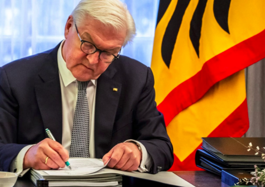 Presidenti Federal Frank-Walter Steinmeier uron Presidentin Begaj për festën e Pavarësisë