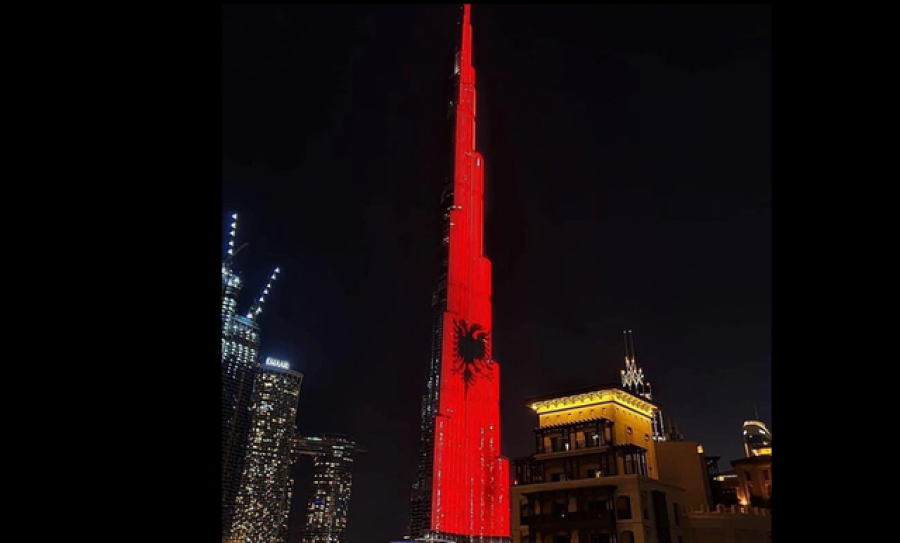 VIDEO/ Burj Khalifa kuqezi, ndërtesa më e lartë në botë ndriçohet me flamurin shqiptar