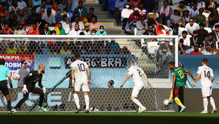 VIDEO/ Kameruni kalon në avantazh ndaj Serbisë