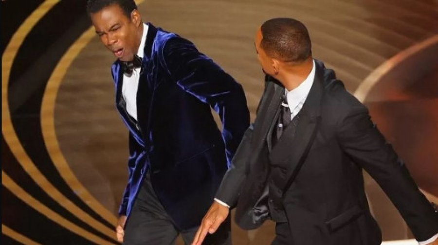 Goditi me shuplakë komedianin Chris Rock në skenën e Oskar, flet Will Smith: Sjellja ime nuk justifikohet, por…